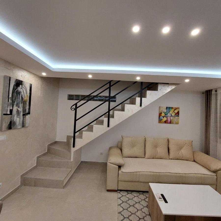 Apartman Lux Jelena Surčin Exterior foto